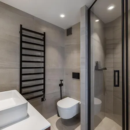 Appartement Luxueux Neuf à 1850 - Ski-in/ski-out, Piscine, Spa, 3 + Coin Montagne - Fr-1-564-110 *